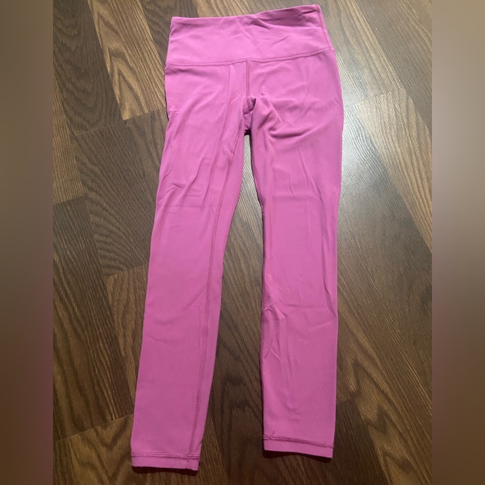 Athleta leggings• no visible pilling• in brand new condition